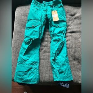 Brand new women’s snowboard pants. Never worn.